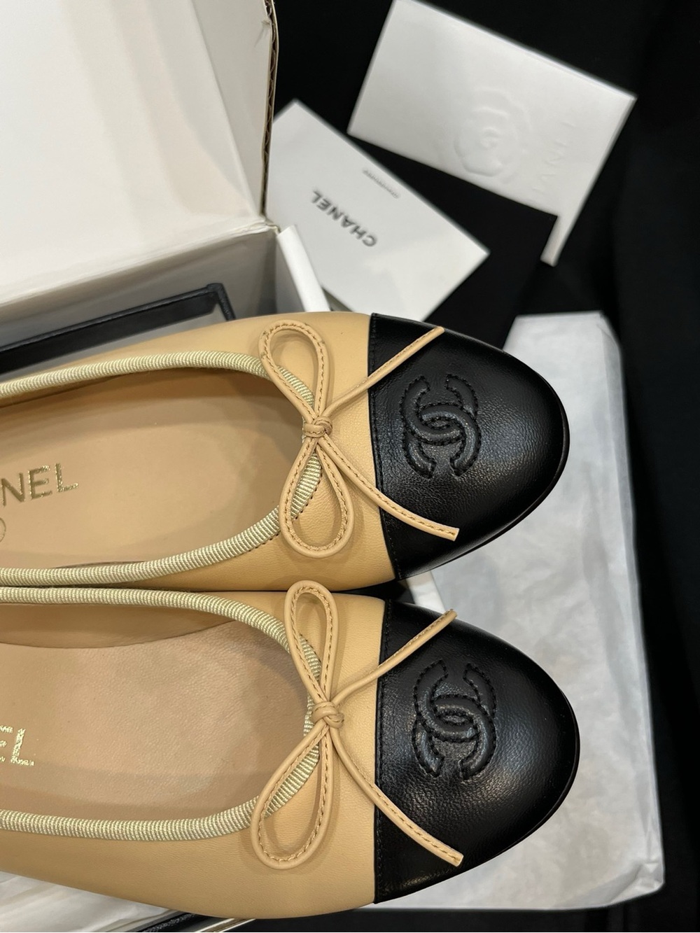 CHANEL 💗Beige and Black Cap Toe Ballet Flats with Bow - Picture 6 of 8
